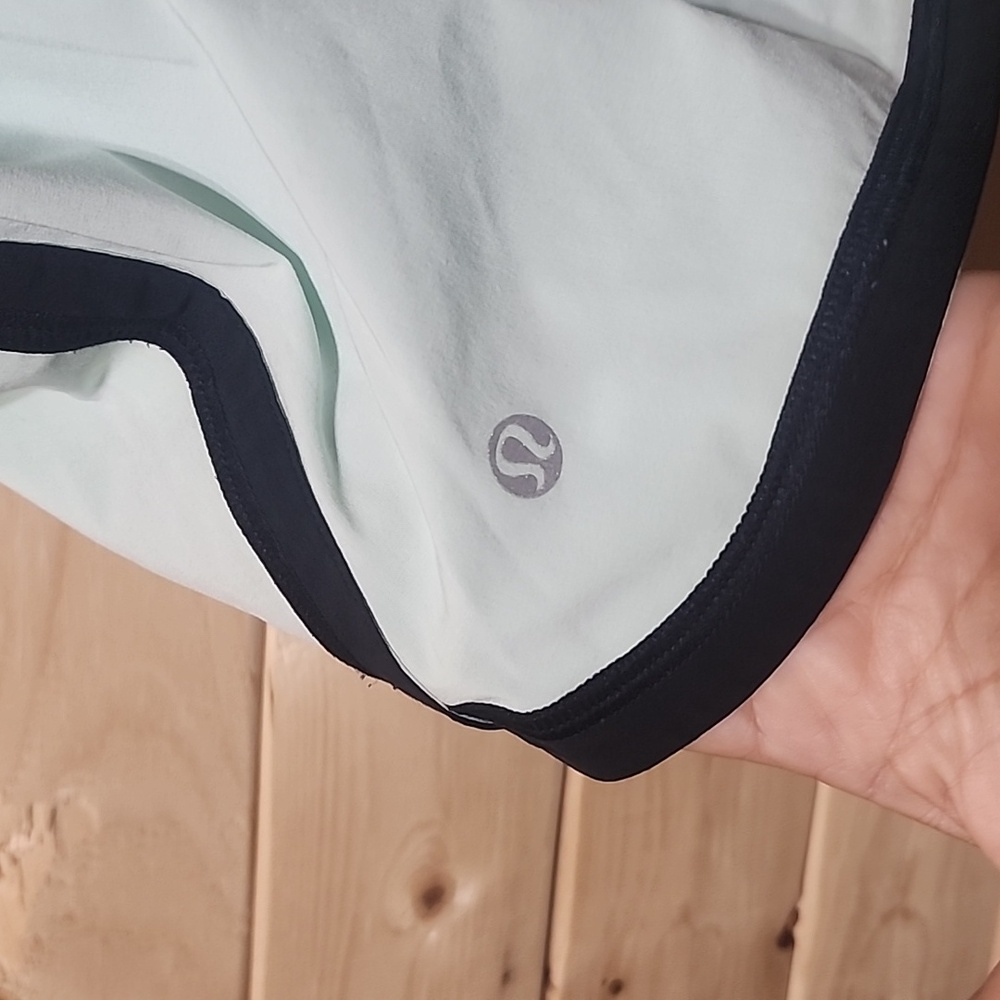 Lululemon Shorts Women's Size 10 - Picture 5 of 7